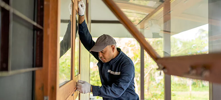 Double Hung Vinyl Window Sash Replacement in West Lealman, FL